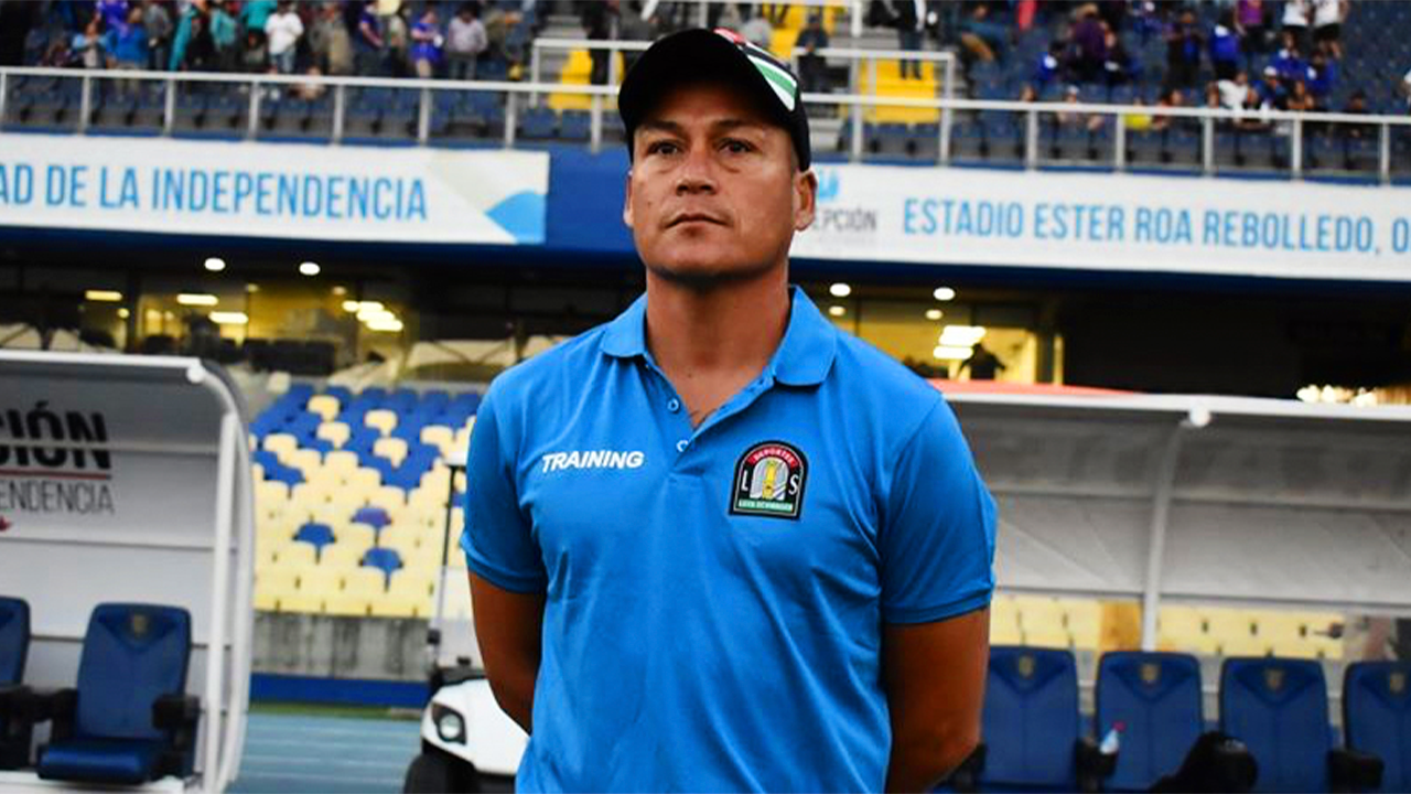 Cristian Gómez deja la banca de Lota Schwager