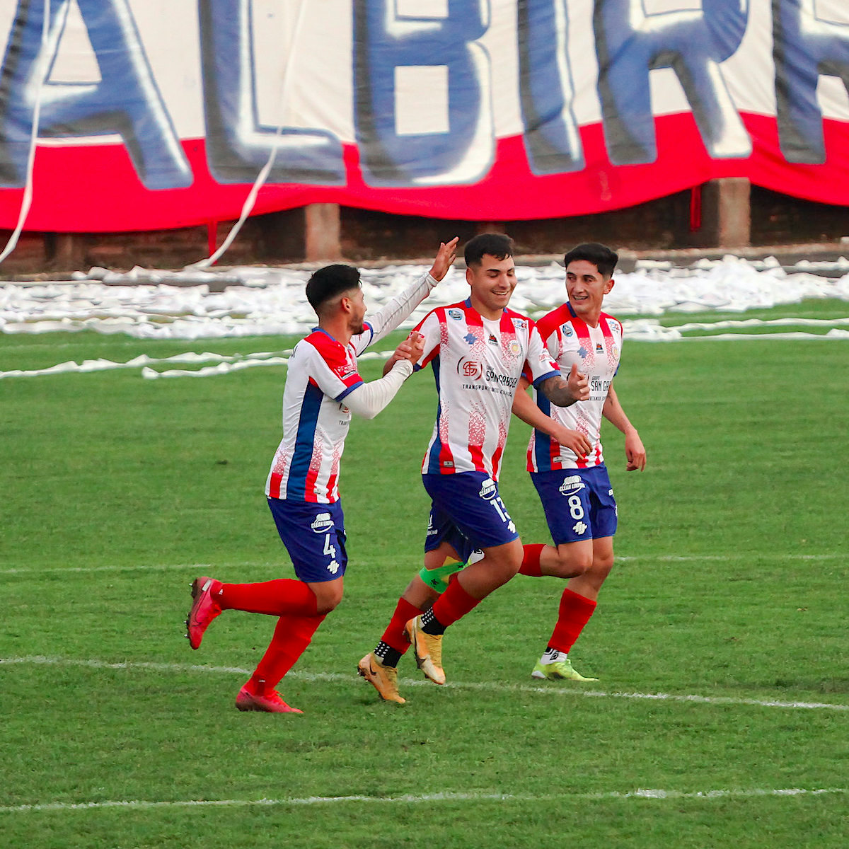 D. Linares Unido con un pie en segunda división