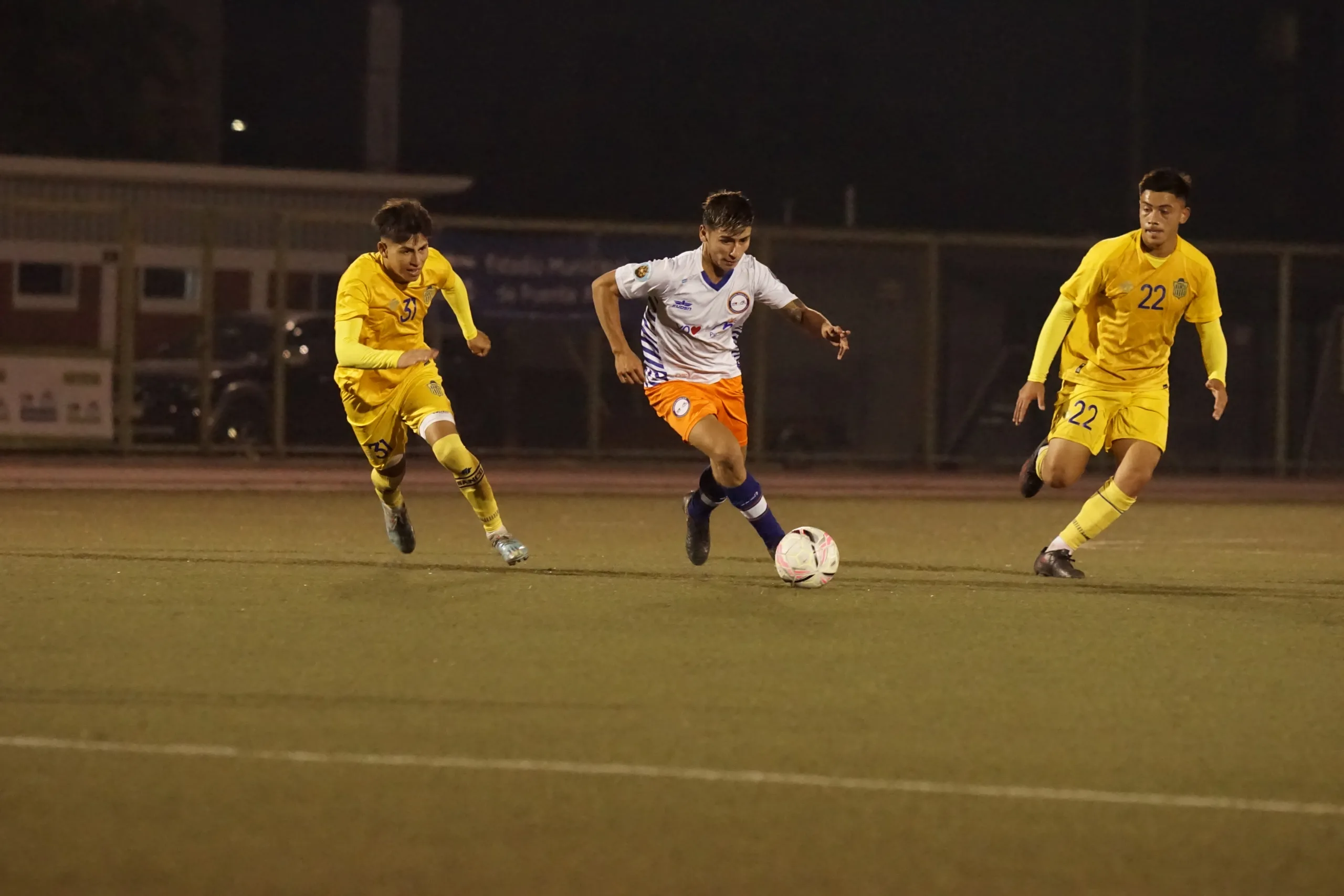 Mun. Puente Alto comienza su debut con un triunfo