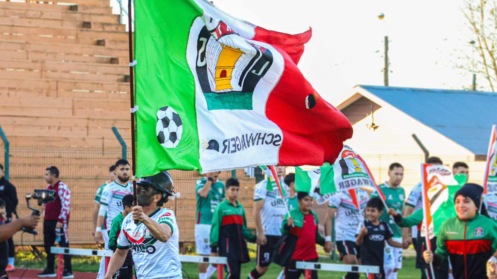 Partidazo en Coronel: Lota Schwager recibe al líder Colegio Quillón en fecha clave de la Tercera A